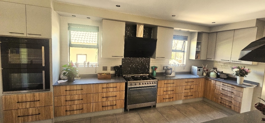To Let 7 Bedroom Property for Rent in Wigwam North West